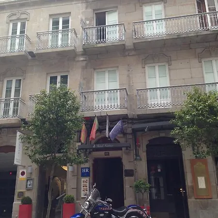 酒店 Nautico 比戈